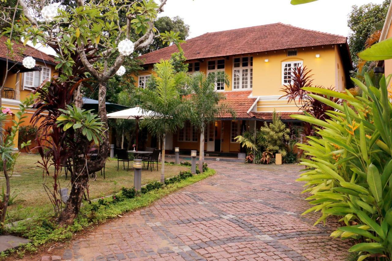 Tea Bungalow Hotel Kochi Exterior photo